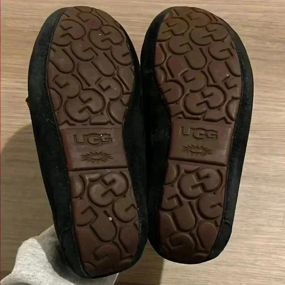 UGG Black Moccasin Slippers - Picture 4 of 4